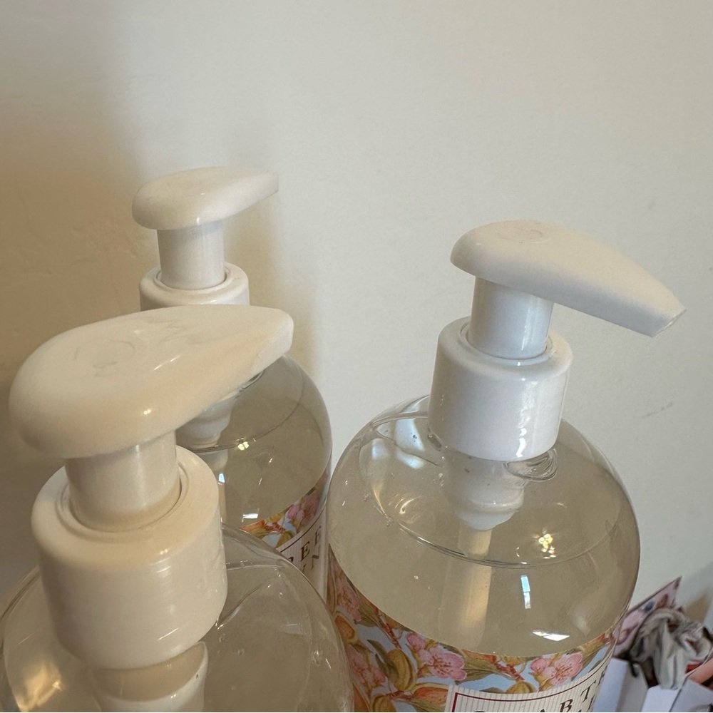 RARE Crabtree & Evelyn Almond & Honey Hand Wash (3) 16.9 oz NEW DISCONTINUED - Picture 3 of 6
